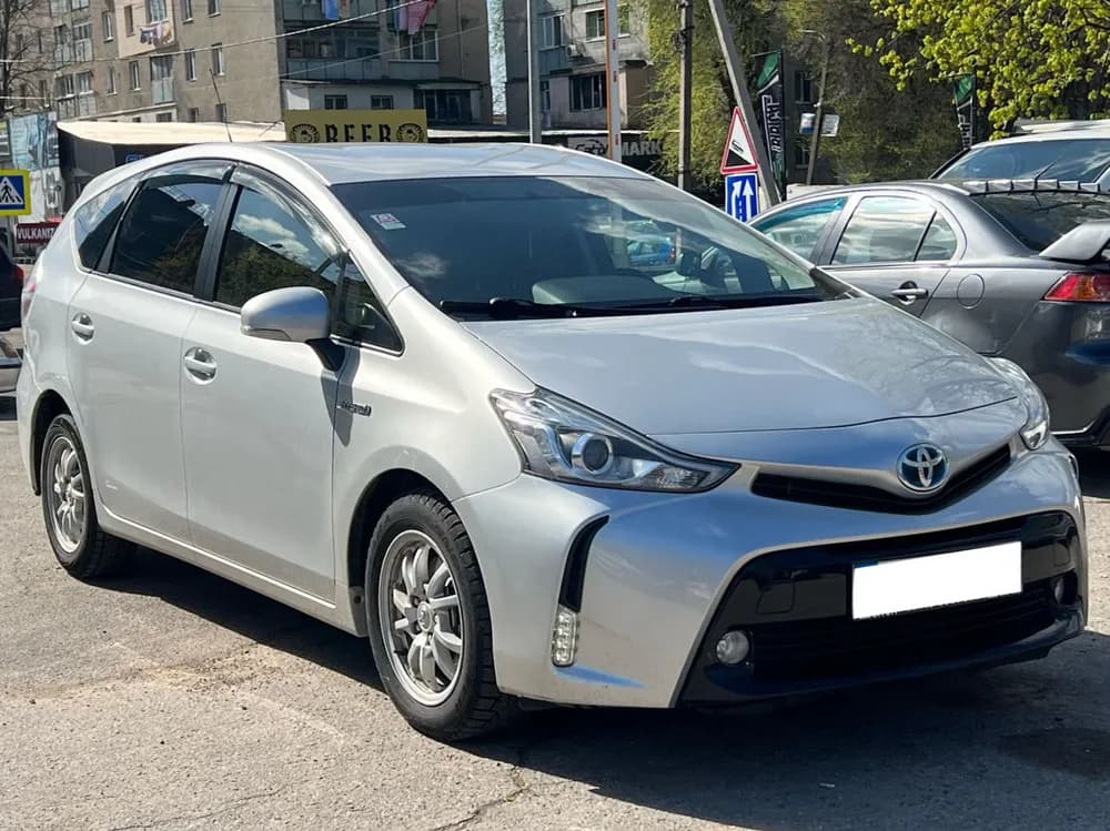 Toyota Prius +