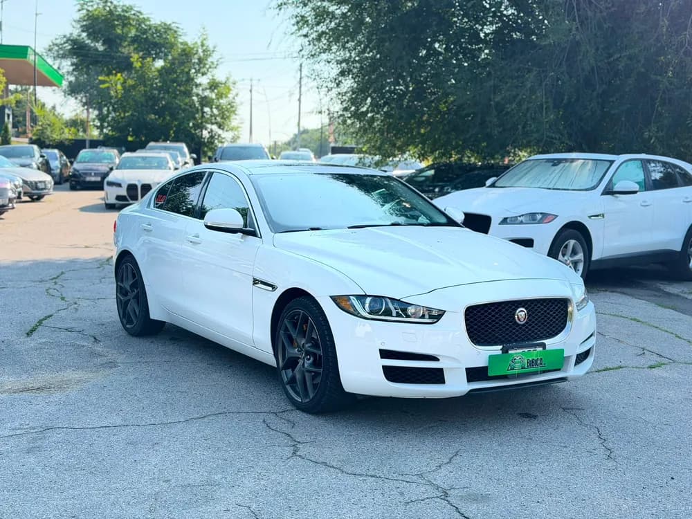 Jaguar XE