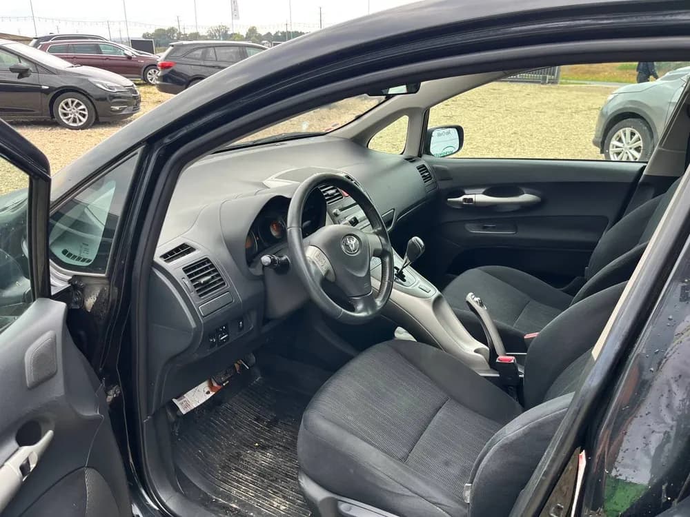 Toyota Auris photo 6