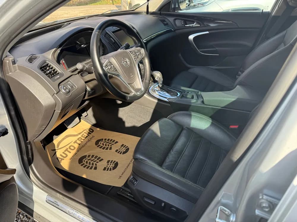 Opel Insignia фото 11
