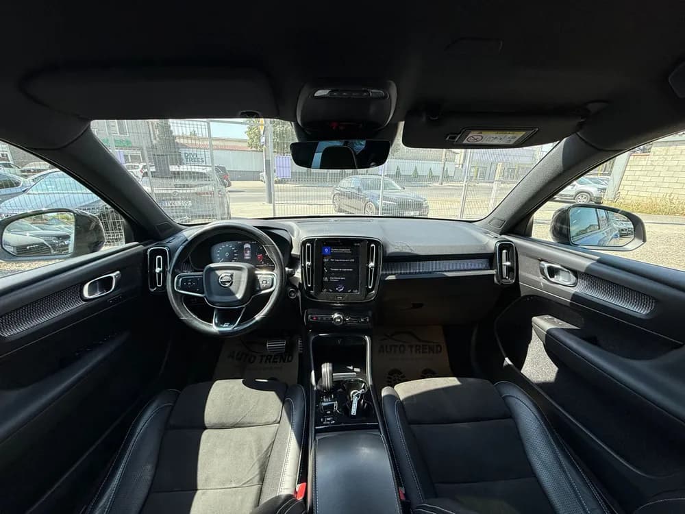Volvo XC40 photo 5