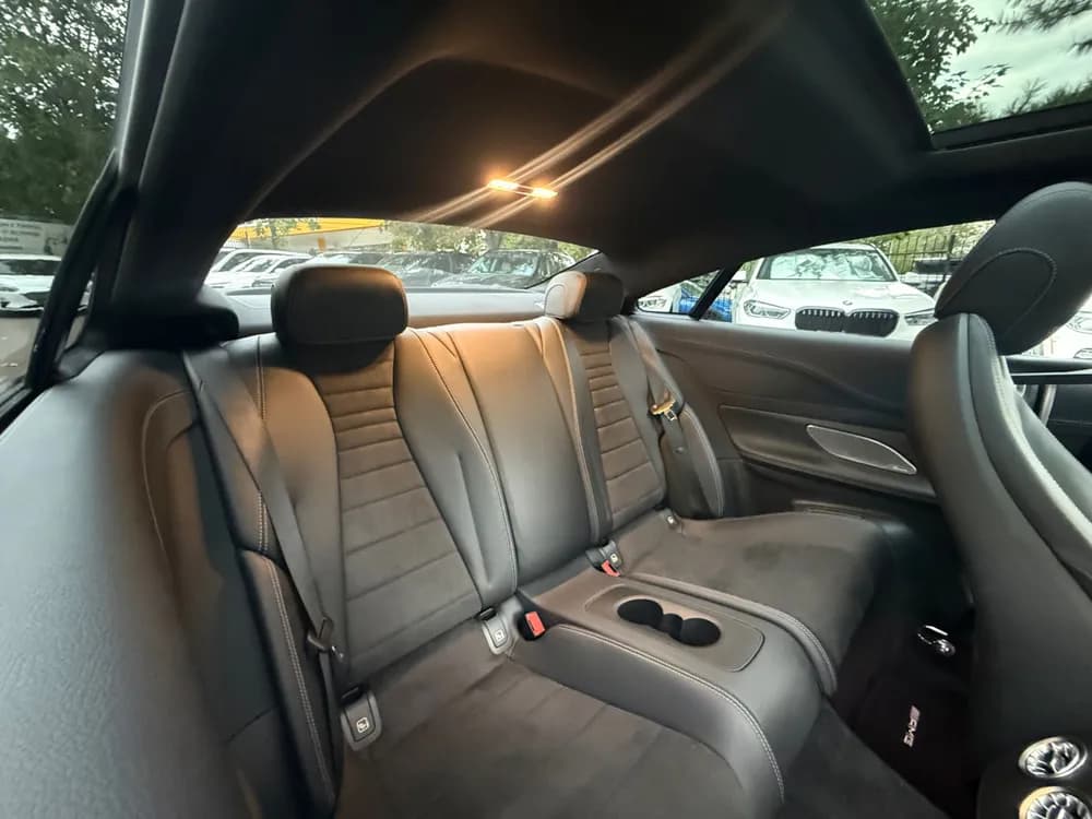 Mercedes-Benz E-Class Coupe photo 16