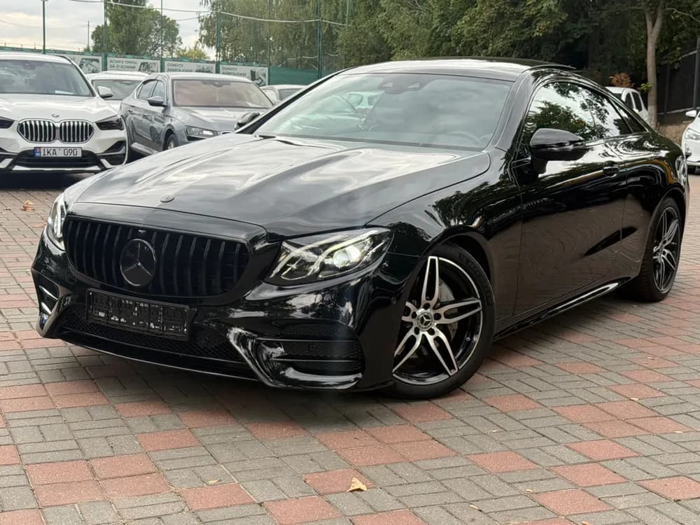 Mercedes-Benz E-Class Coupe photo 6