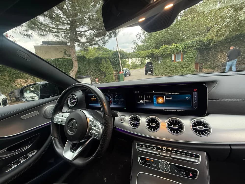 Mercedes-Benz E-Class Coupe photo 14
