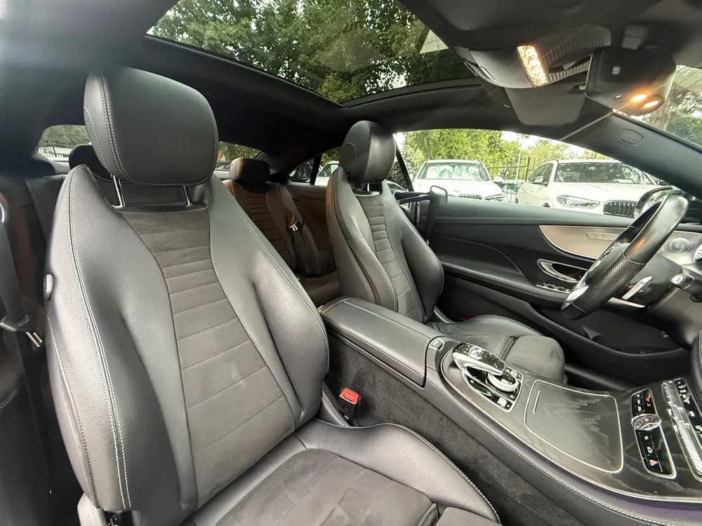 Mercedes-Benz E-Class Coupe photo 17