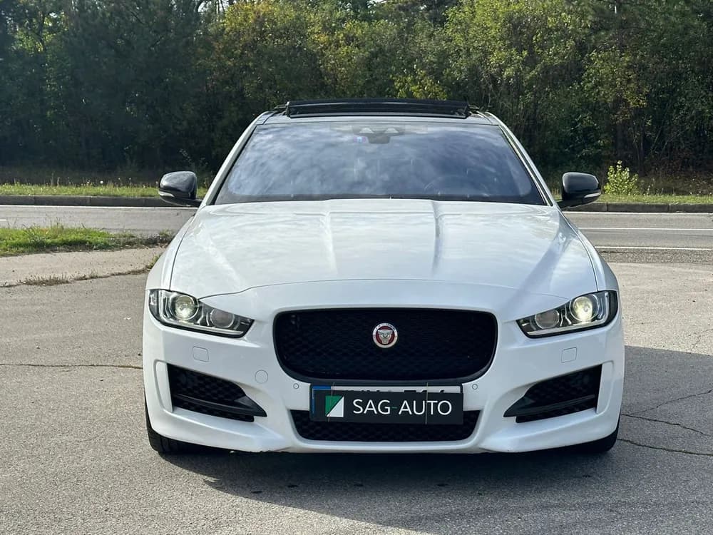 Jaguar XE