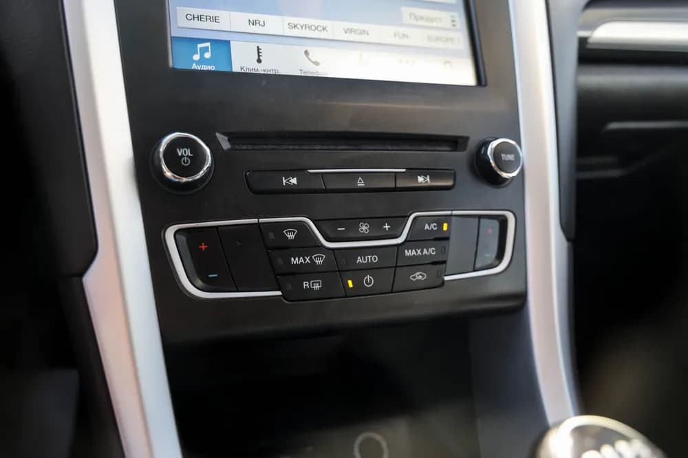Ford Mondeo foto 14