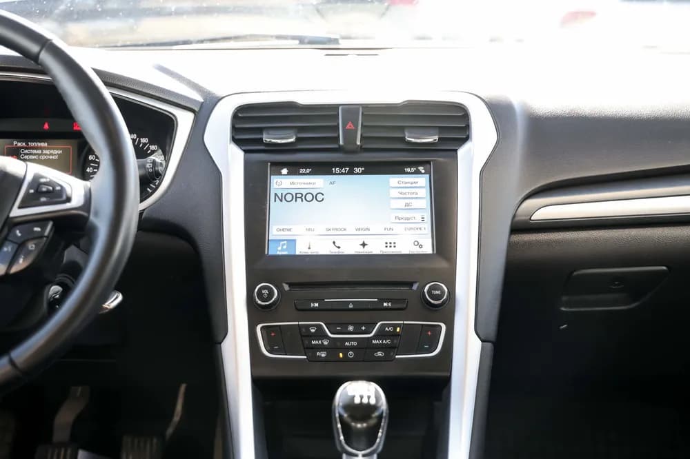 Ford Mondeo foto 10