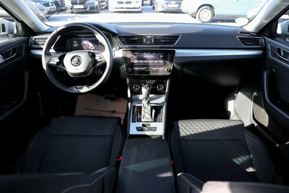 Skoda Superb foto 6