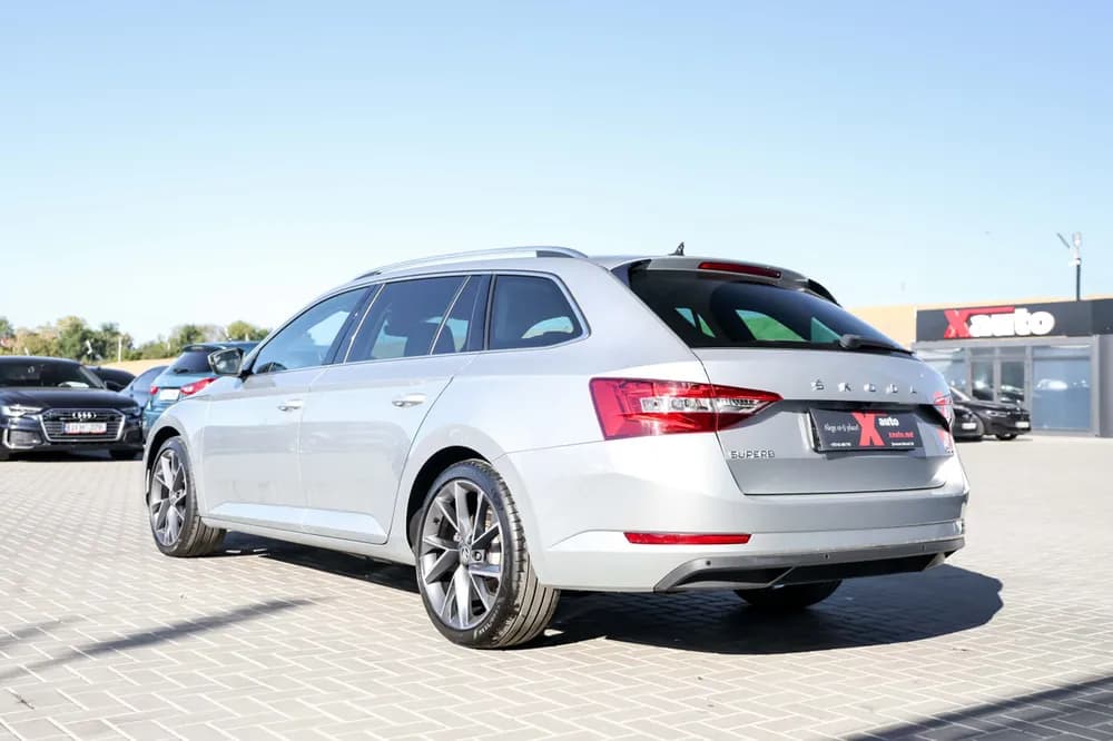 Skoda Superb foto 4