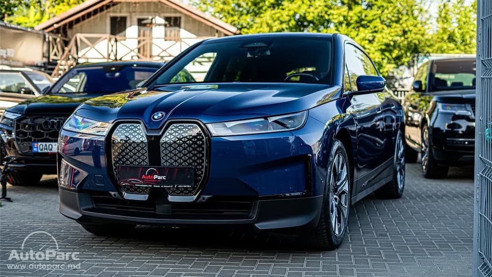 BMW iX