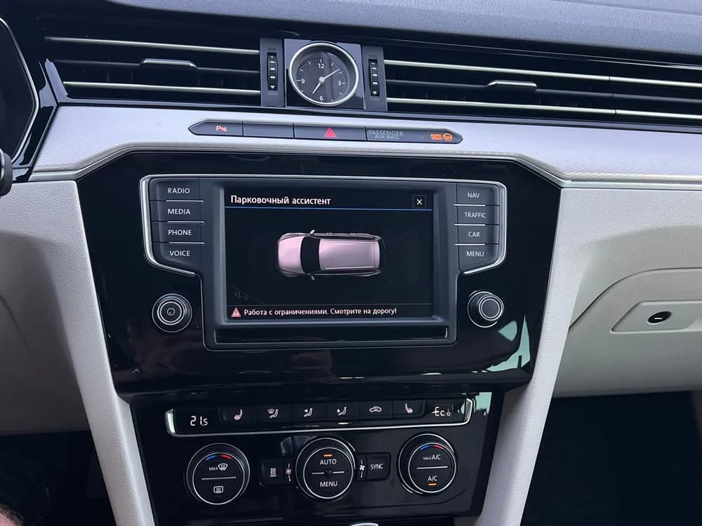 Volkswagen Passat foto 9