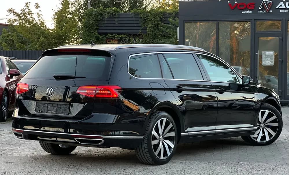 Volkswagen Passat foto 2