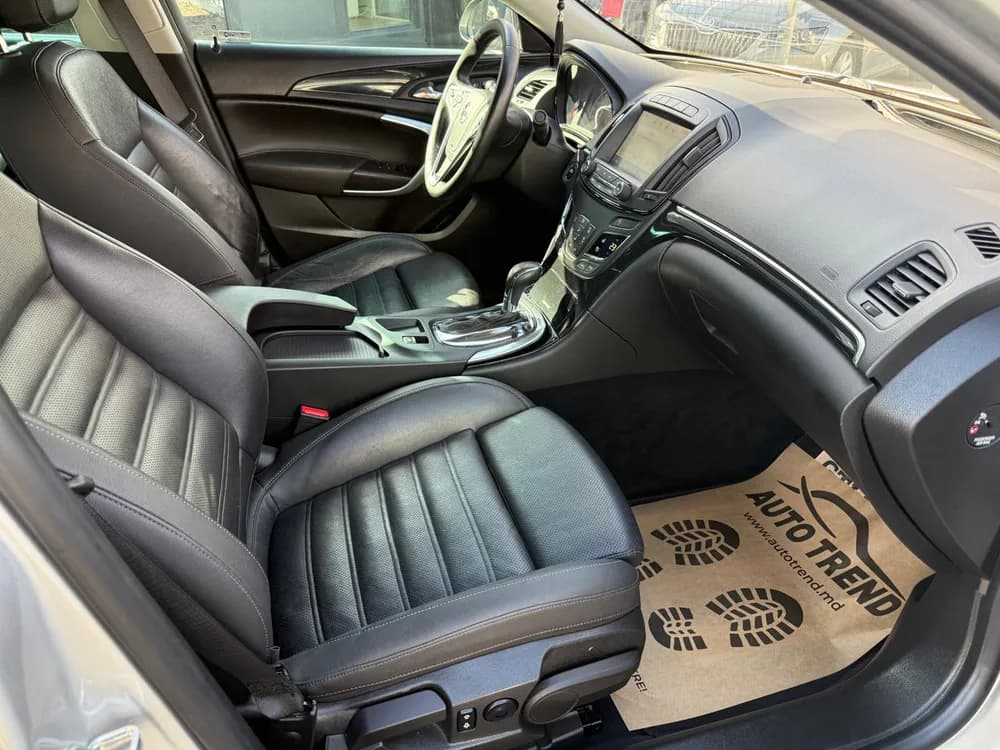 Opel Insignia foto 12