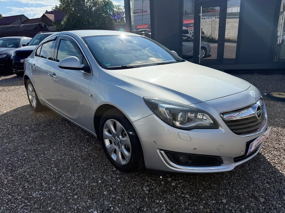 Opel Insignia foto 2