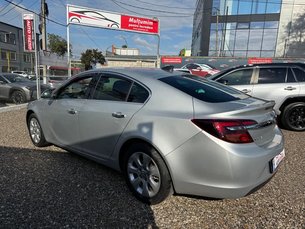 Opel Insignia foto 9