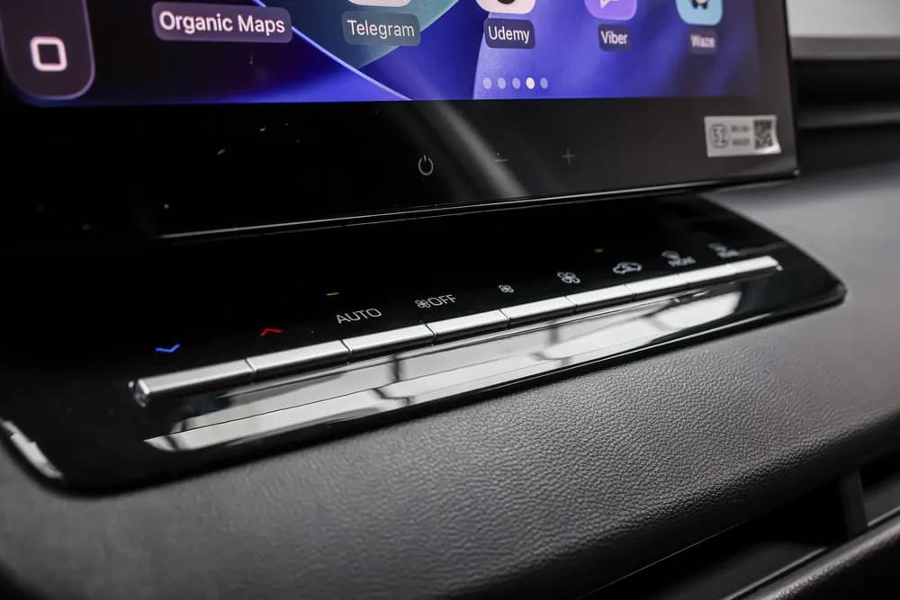 Toyota Corolla Cross photo 11